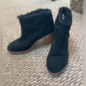 Ugg fleece lined ankle boot sz 7